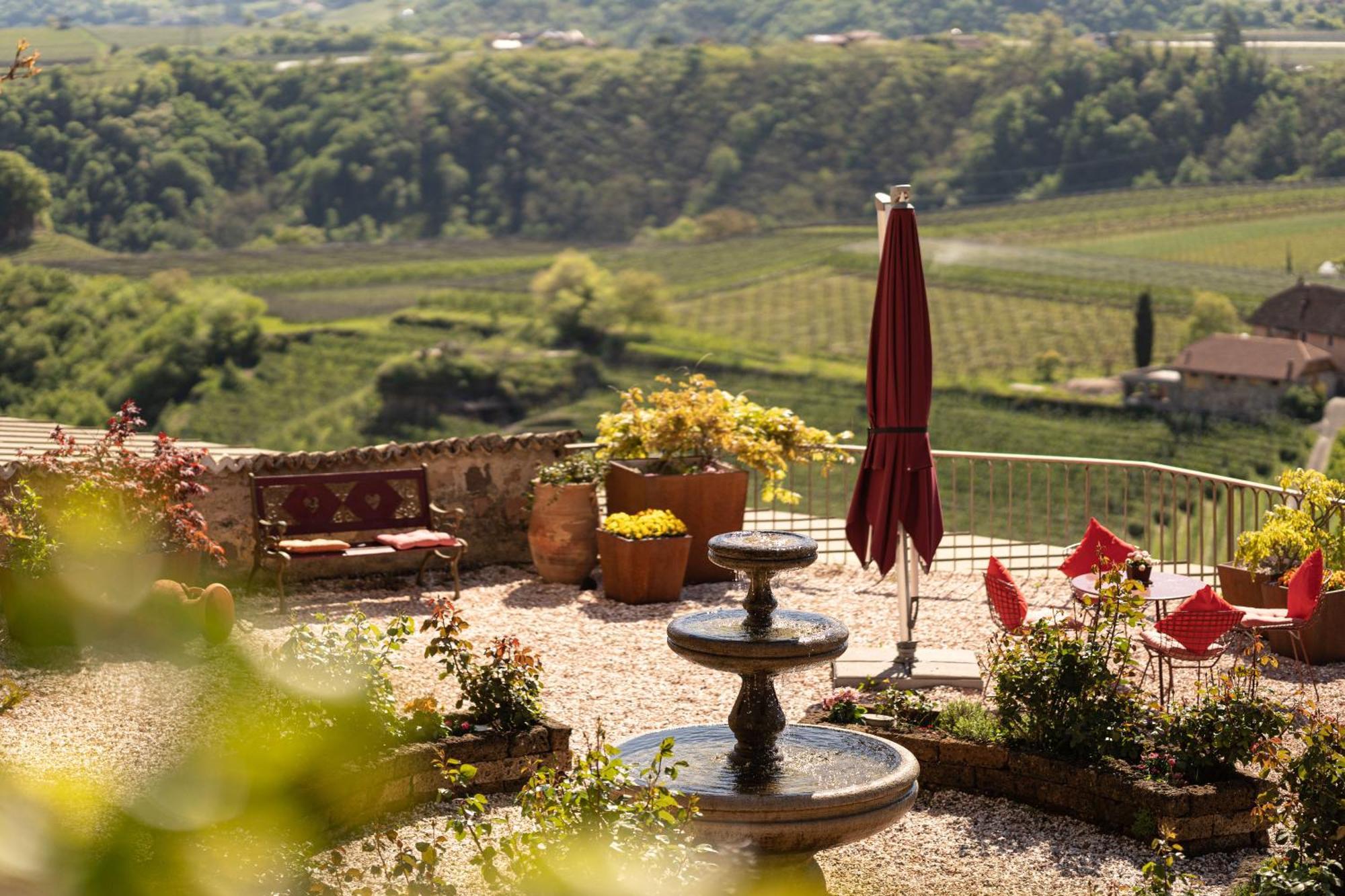 Schloss Hotel Korb Appiano Sulla Strada Del Vino Luaran gambar