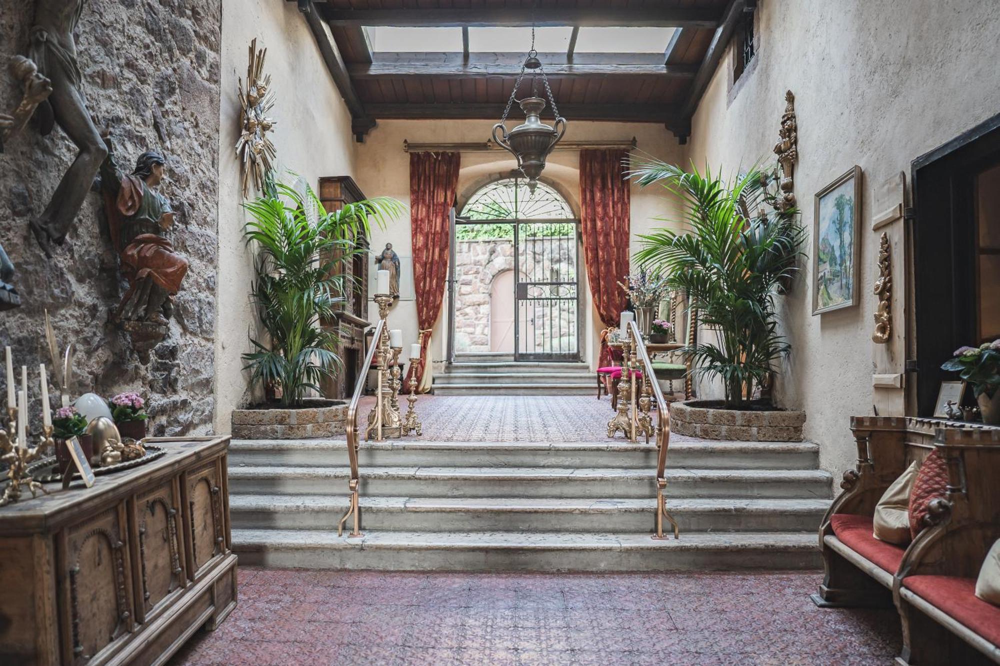 Schloss Hotel Korb Appiano Sulla Strada Del Vino Luaran gambar