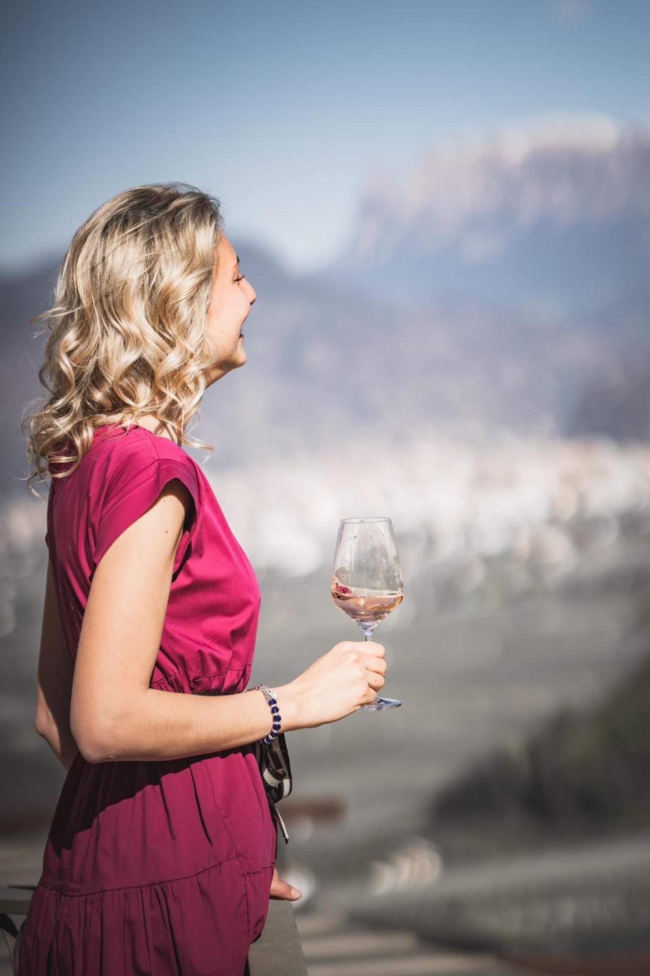 Schloss Hotel Korb Appiano Sulla Strada Del Vino Luaran gambar