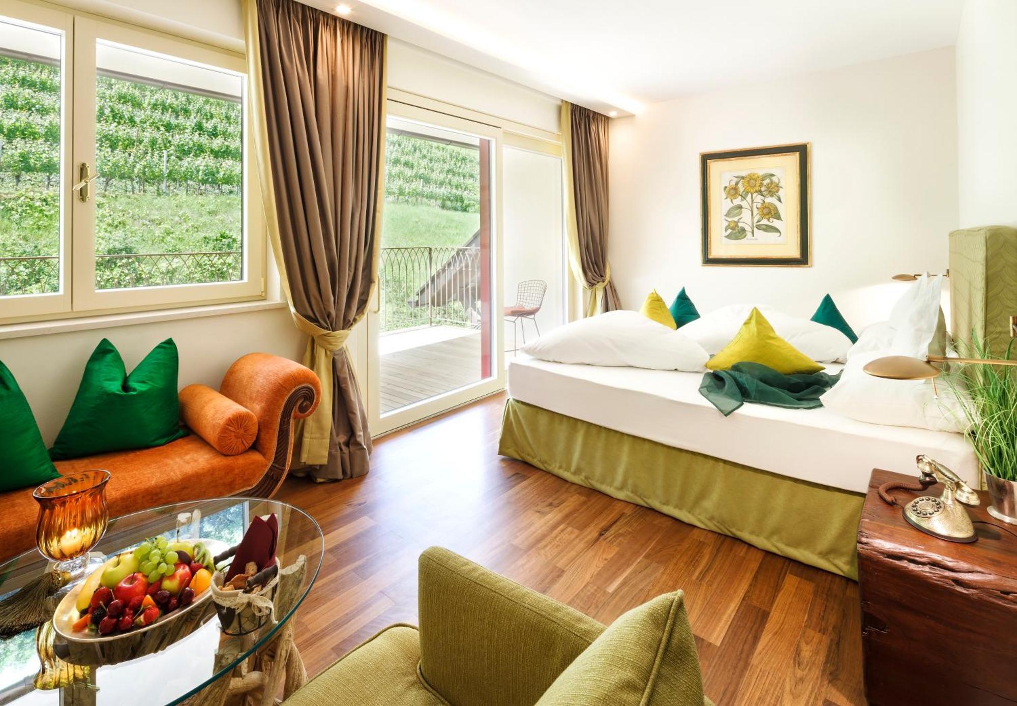 Schloss Hotel Korb Appiano Sulla Strada Del Vino Luaran gambar